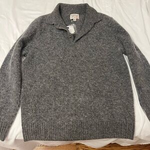 Gray J. Crew men’s wool pullover sweater with collar